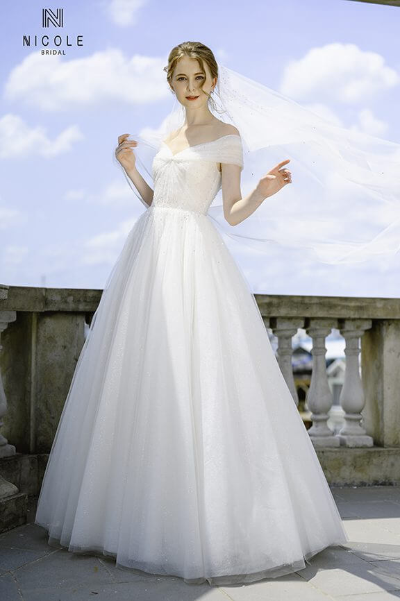 Wedding dress hotsell in rent