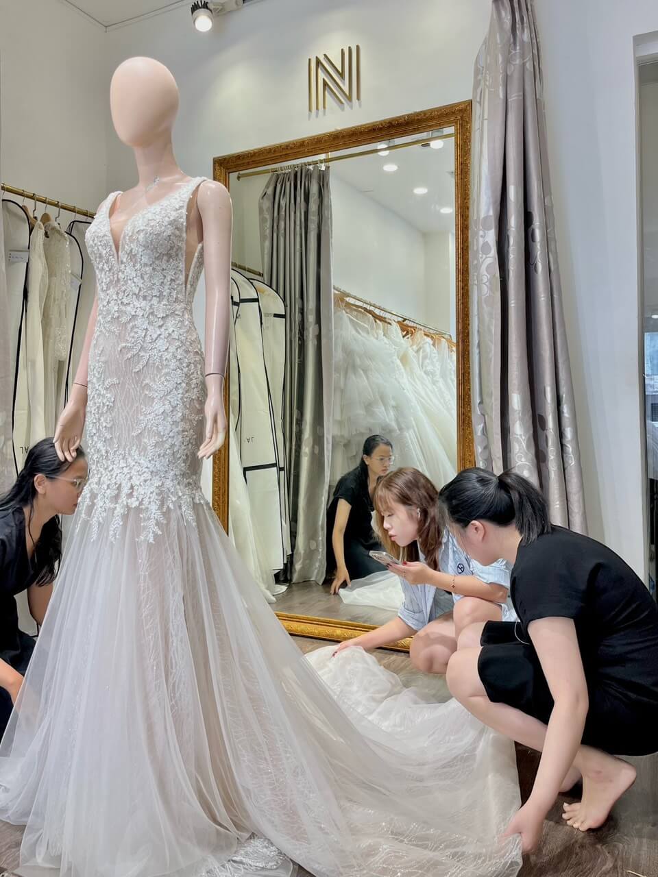 xu hướng đặt may váy cưới online hình 10