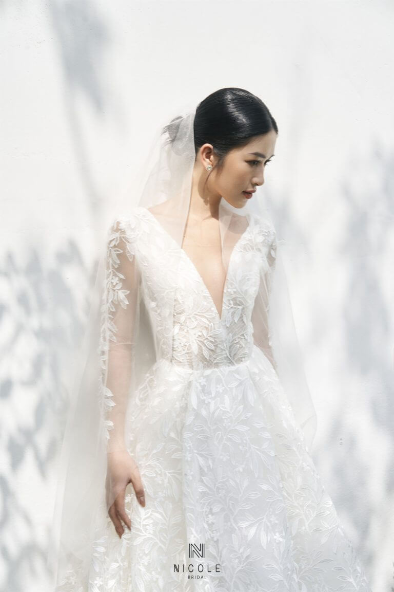 Nicole Bridal - Váy cưới chữ V hình 2