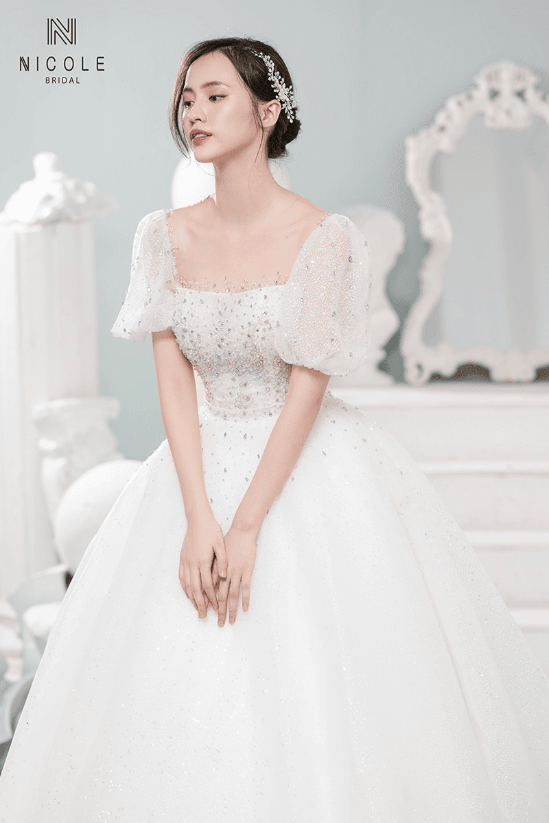 Váy cưới công chúa cổ cao hoàng gia thiết kế riêngKhaiVinh