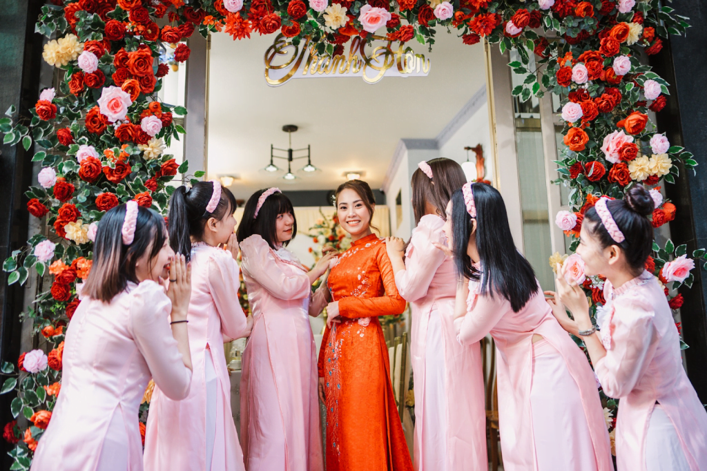 ao-dai-cuoi-cho-co-dau-bau-7