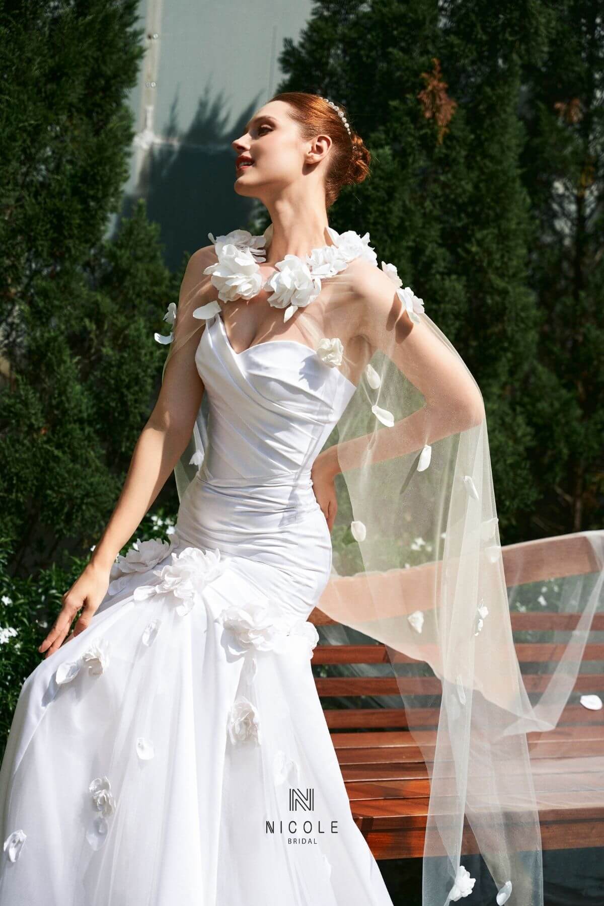 Váy cưới công chúa ren và vải tuyn 3D đính cườm hoa - Lunss