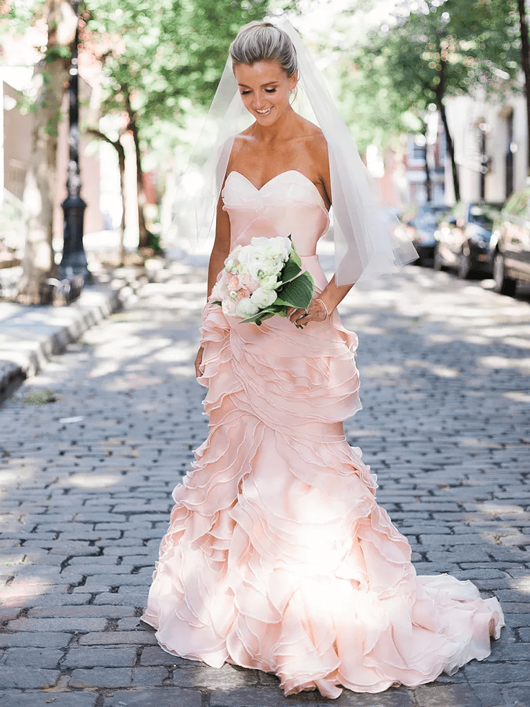 váy cưới đẹp màu hồng phấn của Marchesa | ELLE