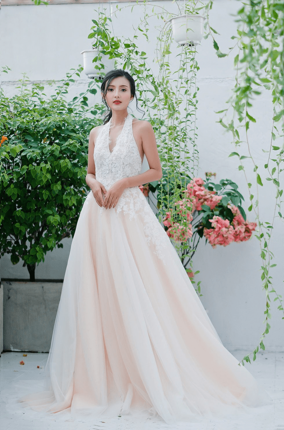 Váy cưới cổ yếm trắng  Chloe  OANH Design