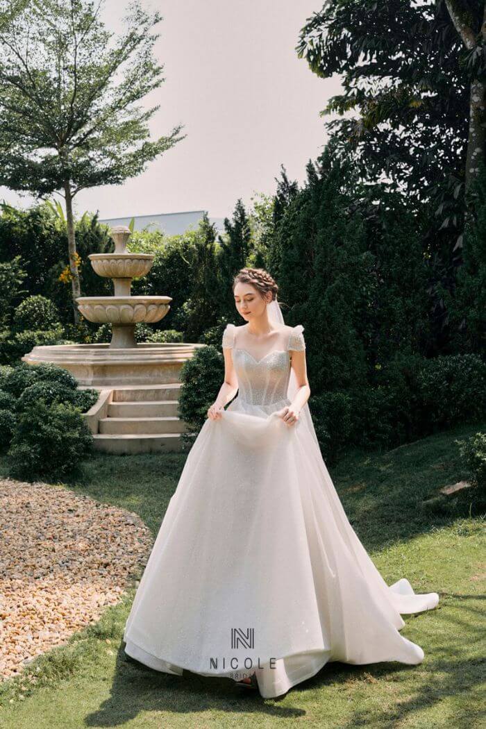 Váy cưới hàn quốc đơn giản sang trọng tinh tế - FELY WEEDING