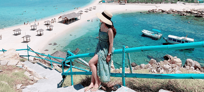 Việt kiều về Việt Nam nhất định phải lên lịch trình du lịch Nha Trang.