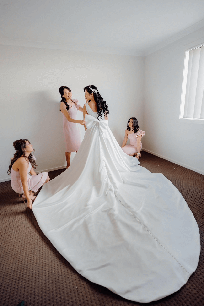 bow wedding dress - picture 8