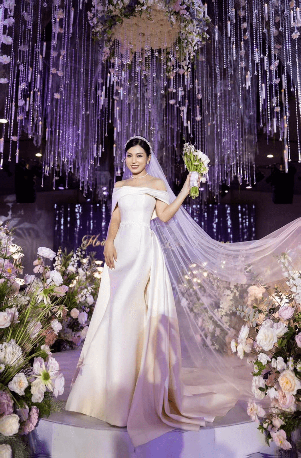 Mua váy cưới may sẵn cao cấp - Hình 8