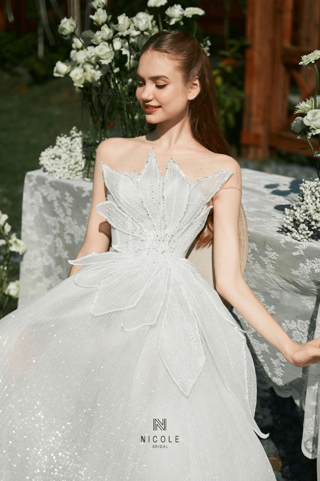 Váy cưới có sẵn - Hình 14