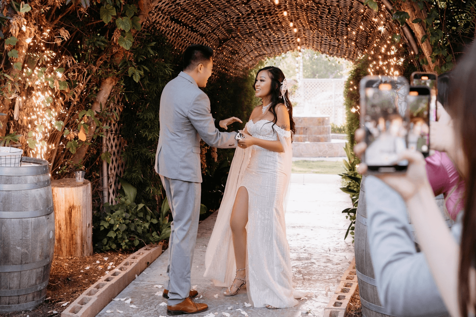 Bride Stefanie Lay - Hình 8