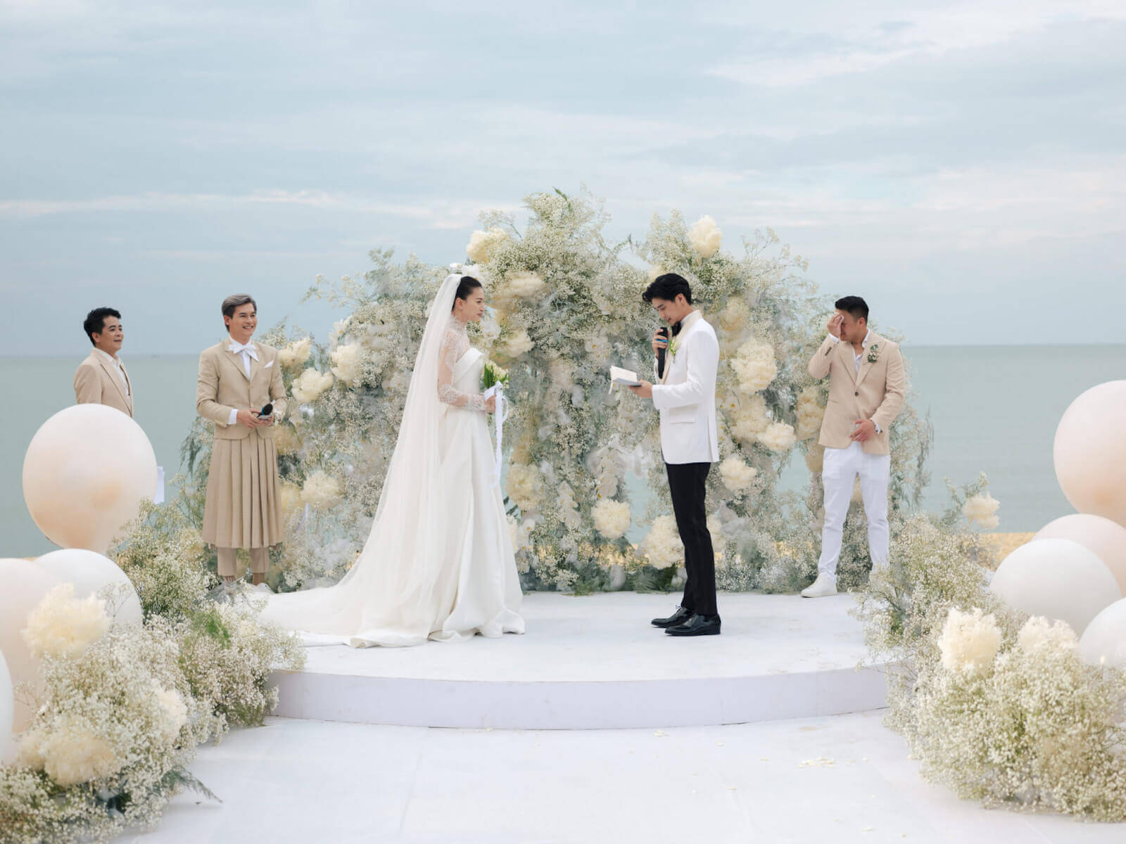Nicole Bridal - Bãi biển đẹp nhất Việt Nam hình 1