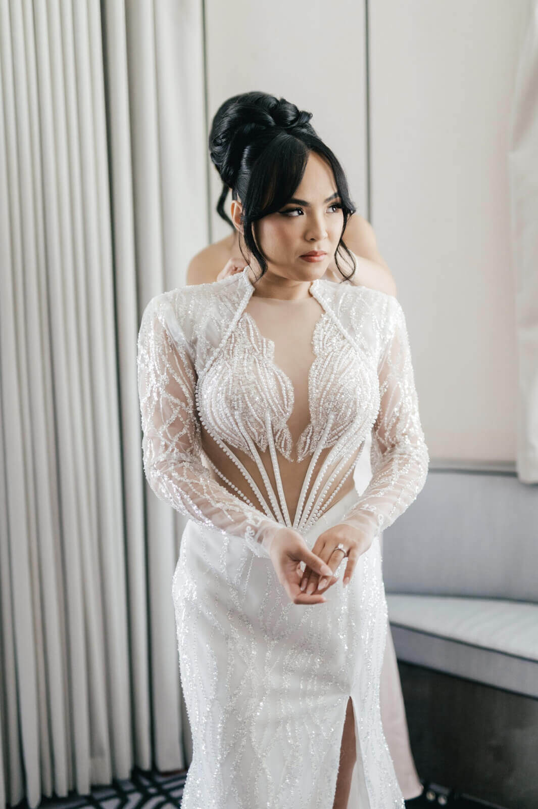Một chiếc đầm cô dâu may theo kỹ thuật dựng gọng corset cách điệu