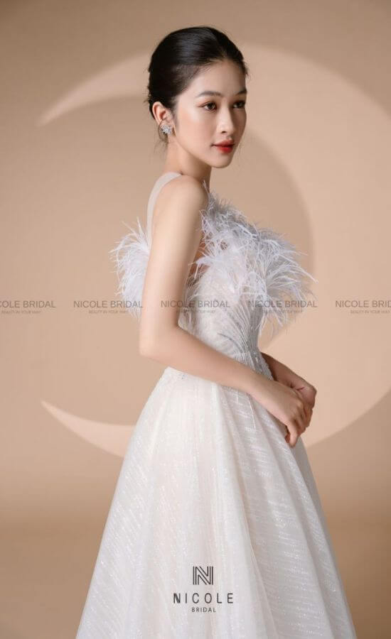 A-line Diana feather wedding dress