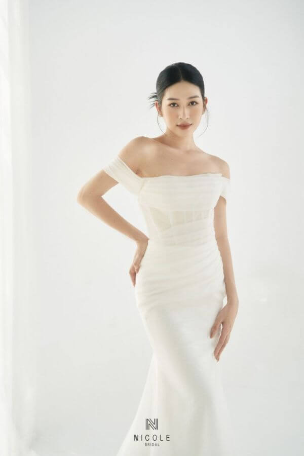 Elegant, simple, sophisticated wedding dress