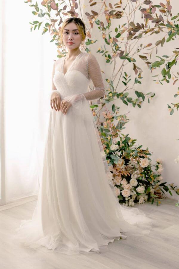 Lightweight A-line wedding dress