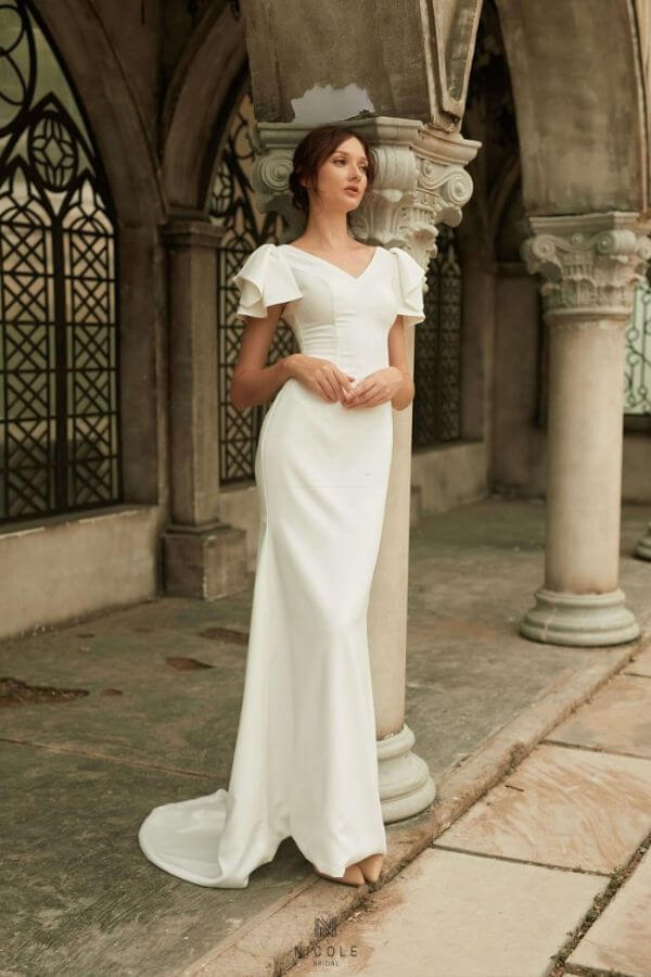 Mermaid Wedding Dress is simple, sophisticated, and gentle
