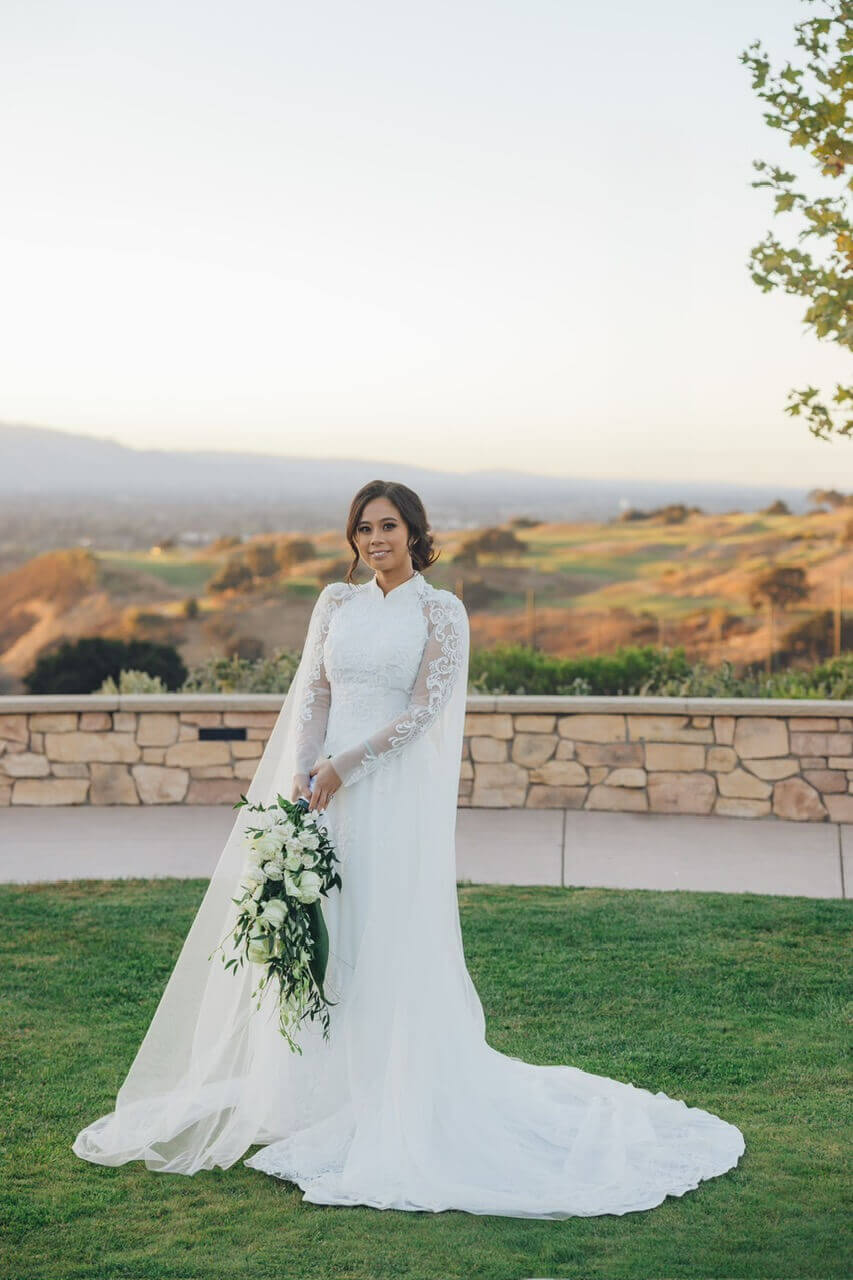 Nicole Bridal - Áo choàng cưới hình 1