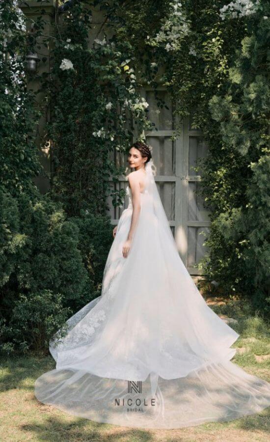 The Adalie princess-style wedding dress 