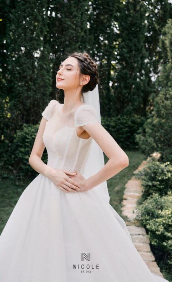 The Adalie princess-style wedding dress 