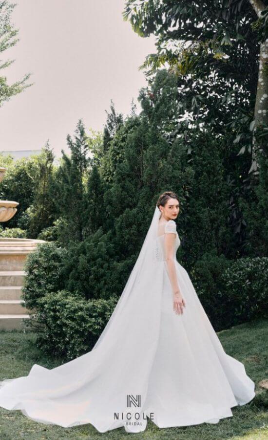 The Adalie princess-style wedding dress 