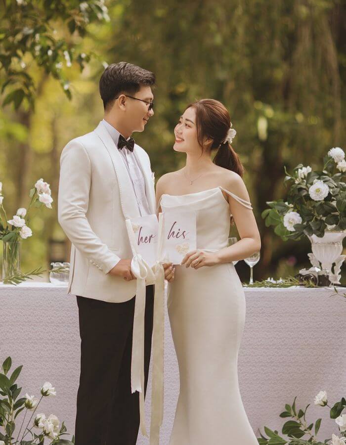 Ảnh cưới style Hàn với phông trơn