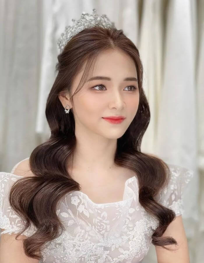 Kiểu tóc nàng dâu búi nửa đầu