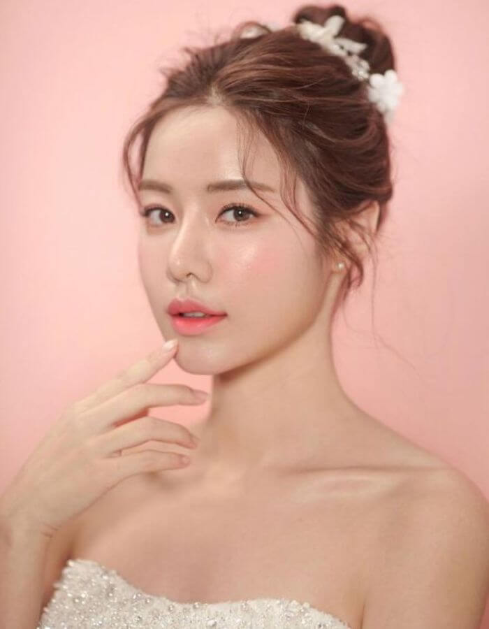 Trang điểm cho nàng dâu với theo style Hàn