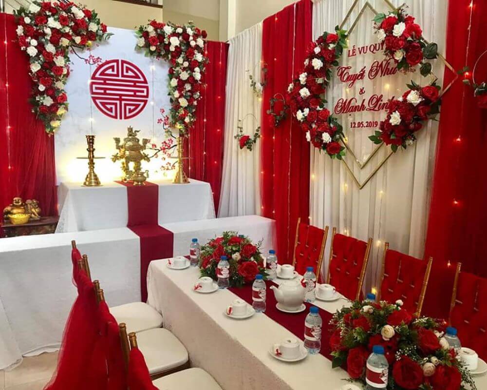 Mẫu trang trí tiệc cưới Nha Trang đơn giản, sang trọng
