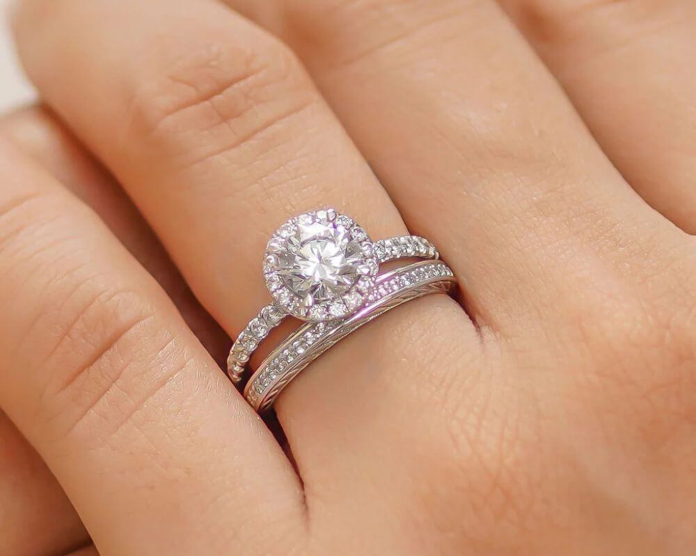 Nhẫn cưới Halo