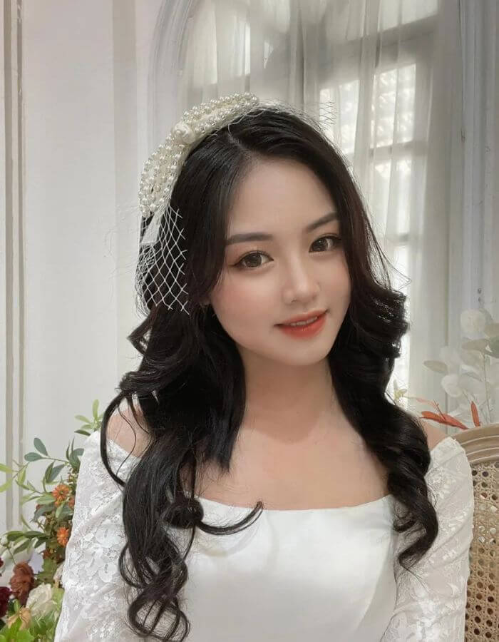 Tóc nàng dâu xõa tự nhiên