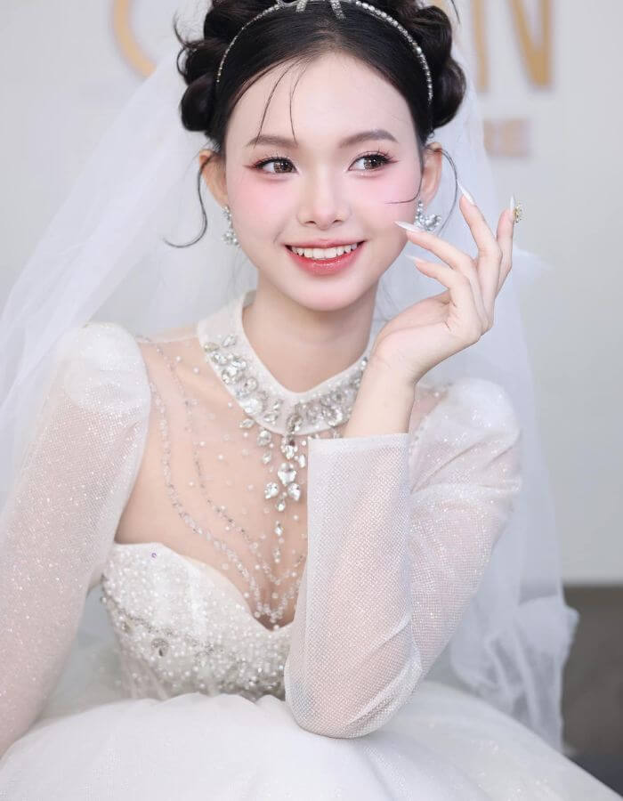 Tone makeup nhẹ nhàng dành cho nàng dâu