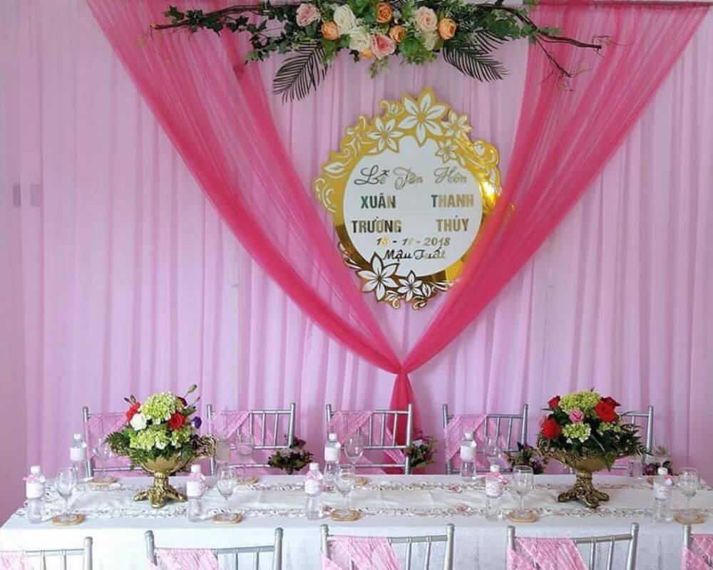Trang trí tiệc cưới tông màu hồng nhạt