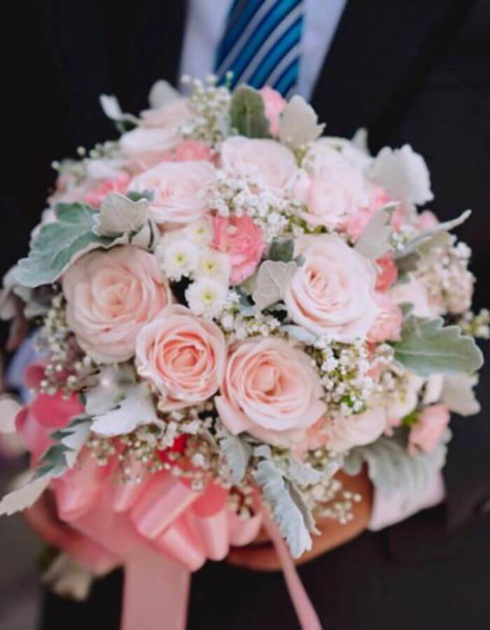 Bó hoa cưới điều tự nhiên