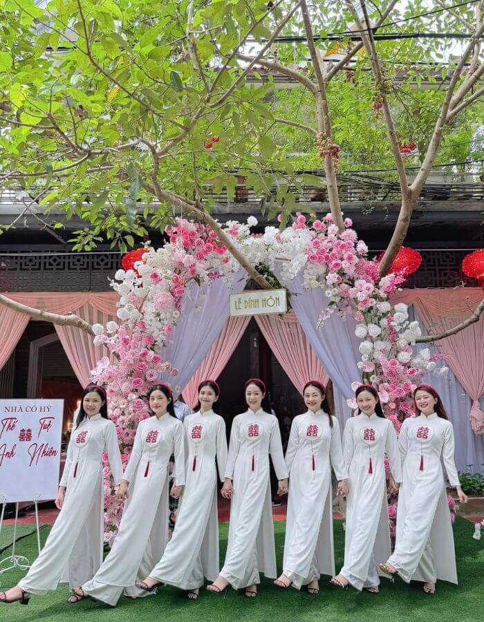 Trang phục đội bê tráp