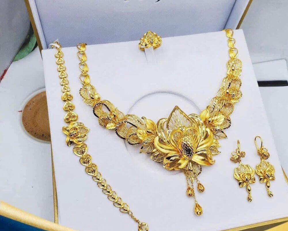 Trang sức cưới cô dâu