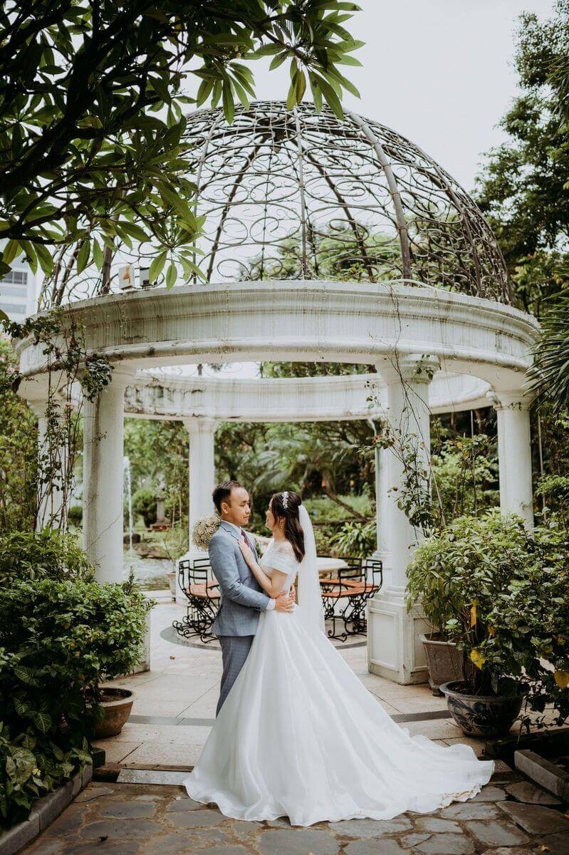 Váy cưới may đo cho nàng Hà Nội